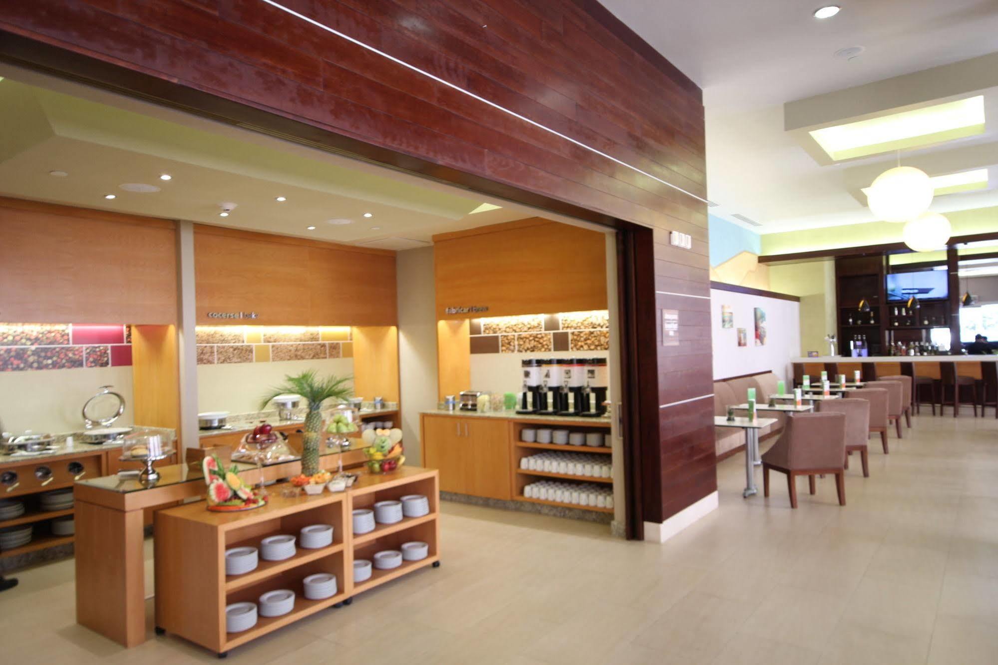 Hampton Inn By Hilton Silao-Aeropuerto, Mexico Exterior photo